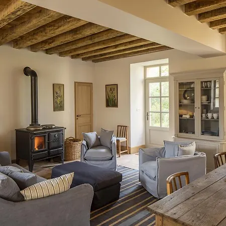 Hébergement de vacances Le Domaine De - Pierres D'histoire *